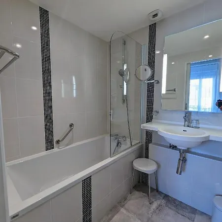 Arverna - Clt'hotel 3*